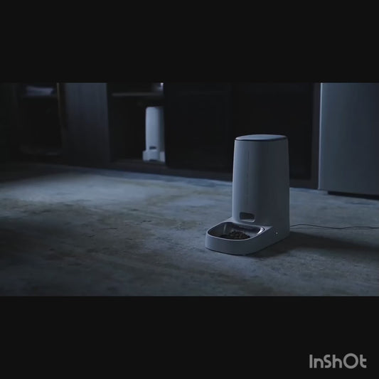 Comedero inteligente con wifi  para mascotas autonomía de hasta 3 semanas capacidad 4 litros color blanco